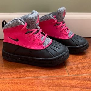 Nike winter boots - girls (toddler) size 7